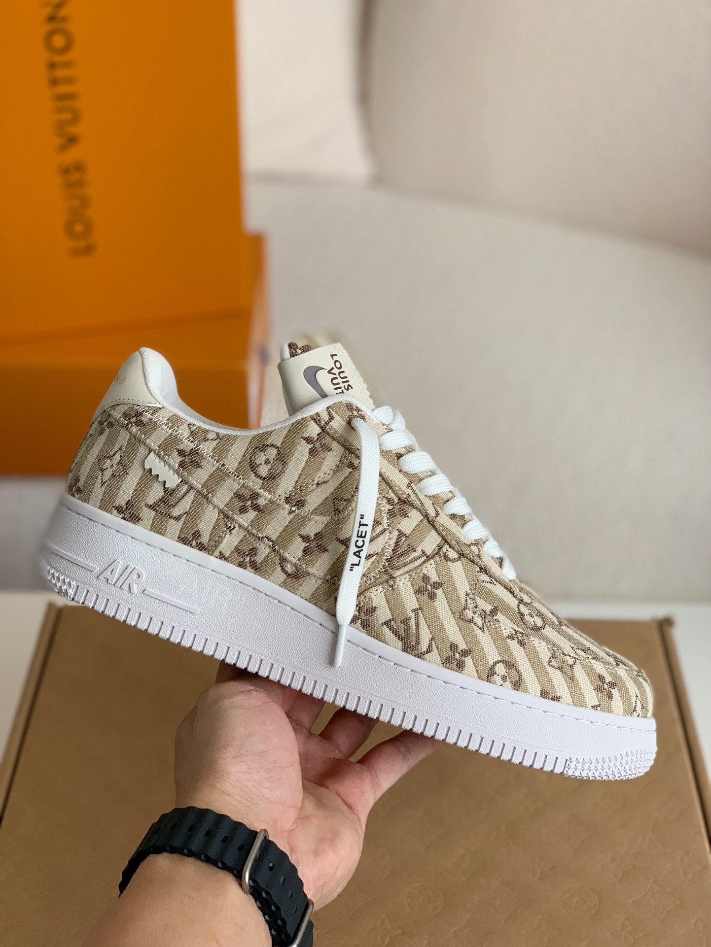LOUIS VUITTON × NIKE AIR FORCE 1 SNEAKER