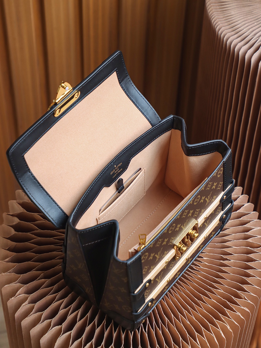 Louis Vuitton𝑻𝑹𝑰𝑨𝑵𝑶𝑵 #M45908#