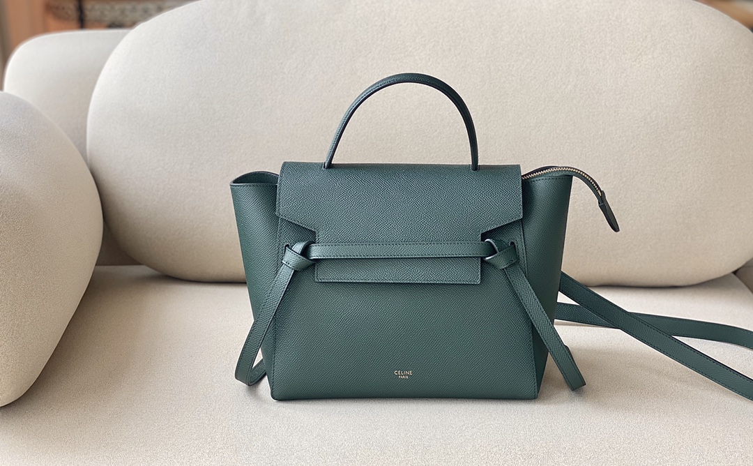 𝐂𝐞𝐥𝐢𝐧𝐞 BELT MICRO BAG in grained calfskin