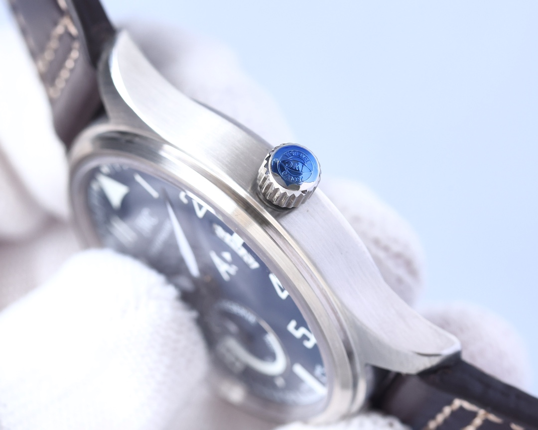 IWC- The line staff series lW5127537 movement automatic mechanical Swiss machine 2824 316 stainless steel