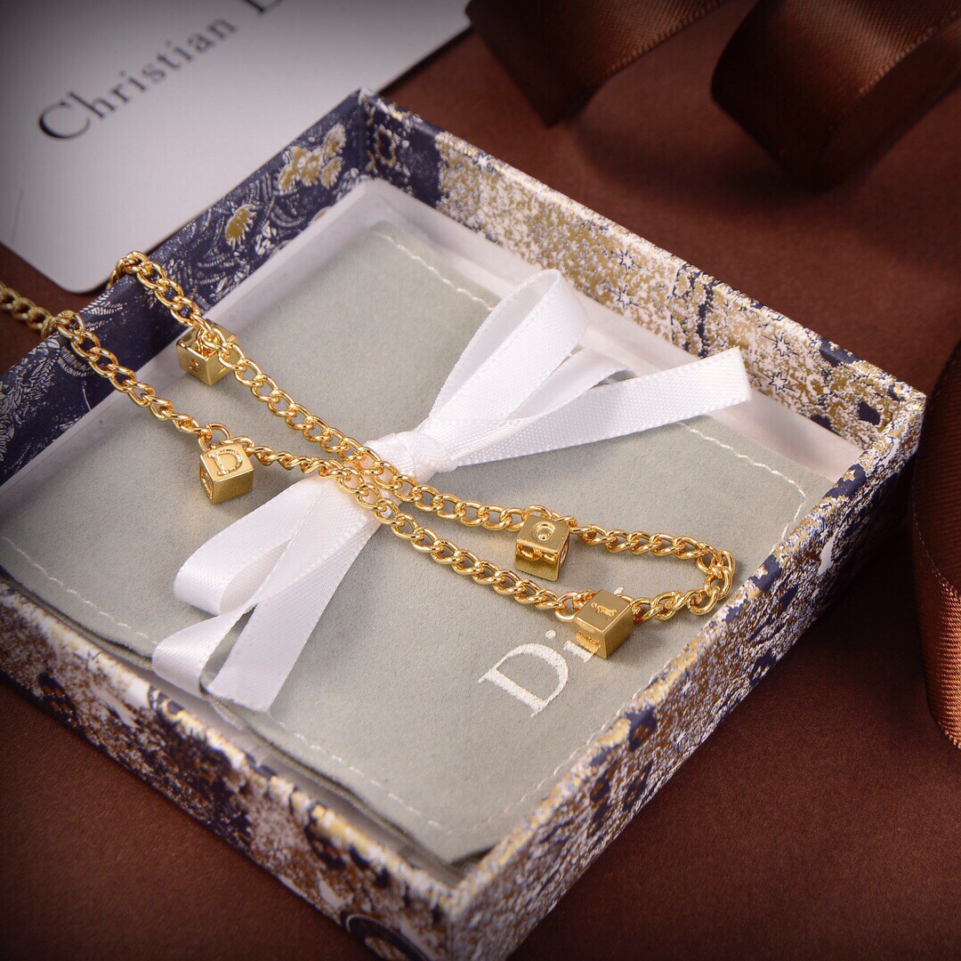 Dior necklace