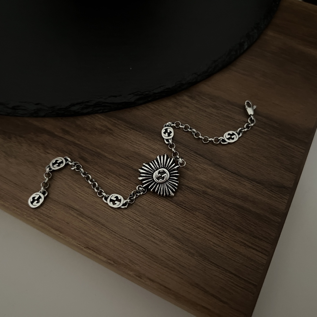 𝐆𝐮𝐜𝐜𝐢 925 Sterling Silver Interlocking Double G Black Shell Love Bracelet