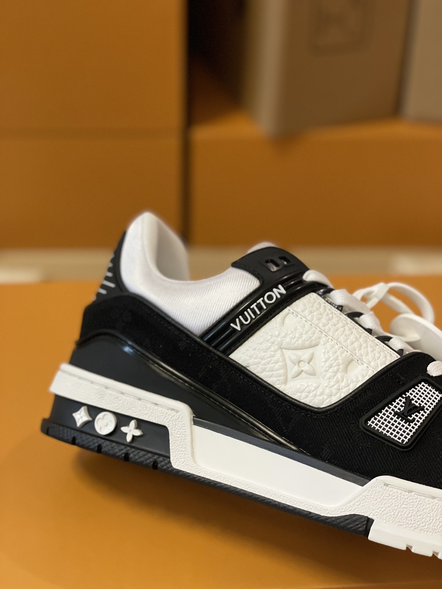 Louis Vuitton Trainer Couples Style 1A8FN8