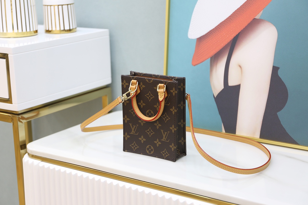 Louis Vuitton 𝐏𝐄𝐓𝐈𝐓 𝐒𝐀𝐂 𝐏𝐋𝐀𝐓 M69442原