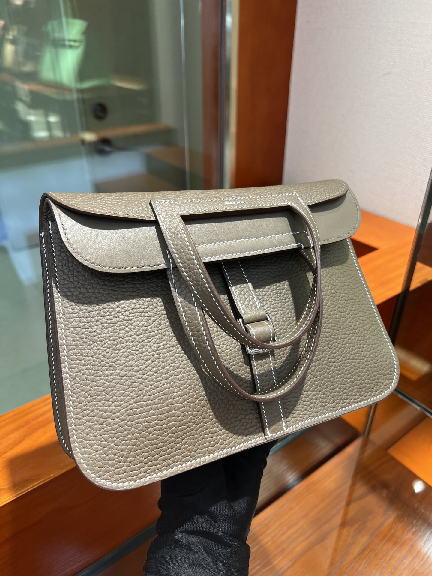 Halzan 25cm clemence leather 18 Etoupe grey elephant