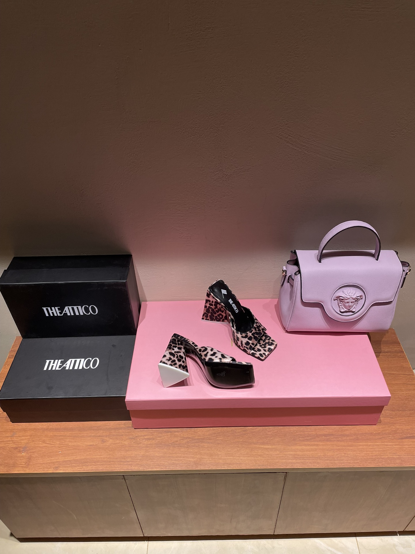 TheAttico | 𝟐𝟎𝟐𝟐𝟐/𝐒𝐒 𝐧𝐞𝐰 Spring/Summer 2021 collection The Attico personality triangle heel high heel sandals