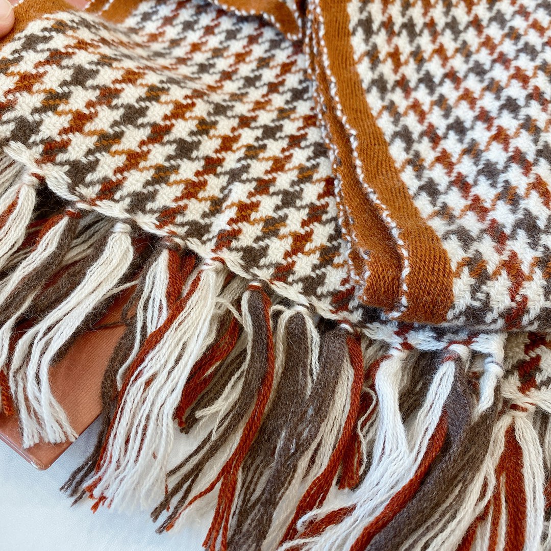 Loro piano houndstooth knitted cashmere scarf brown