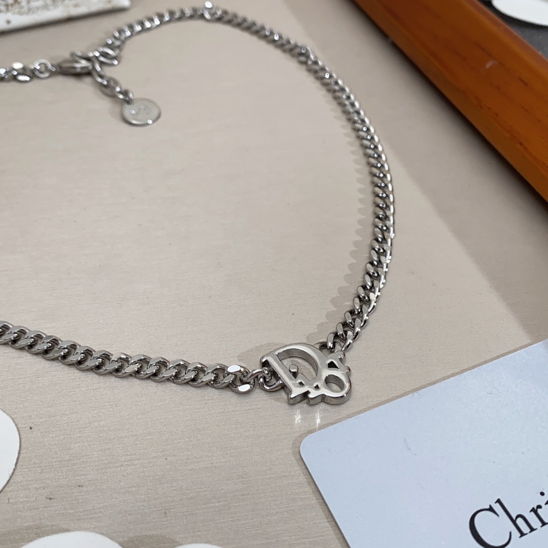 Dior necklace