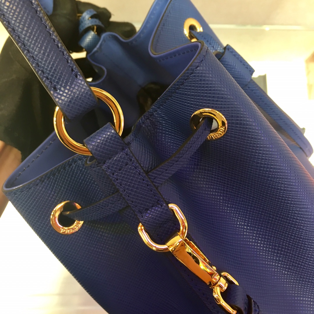 𝐏𝐑𝐀𝐃𝐀 New 1BZ032 Bucket Bag