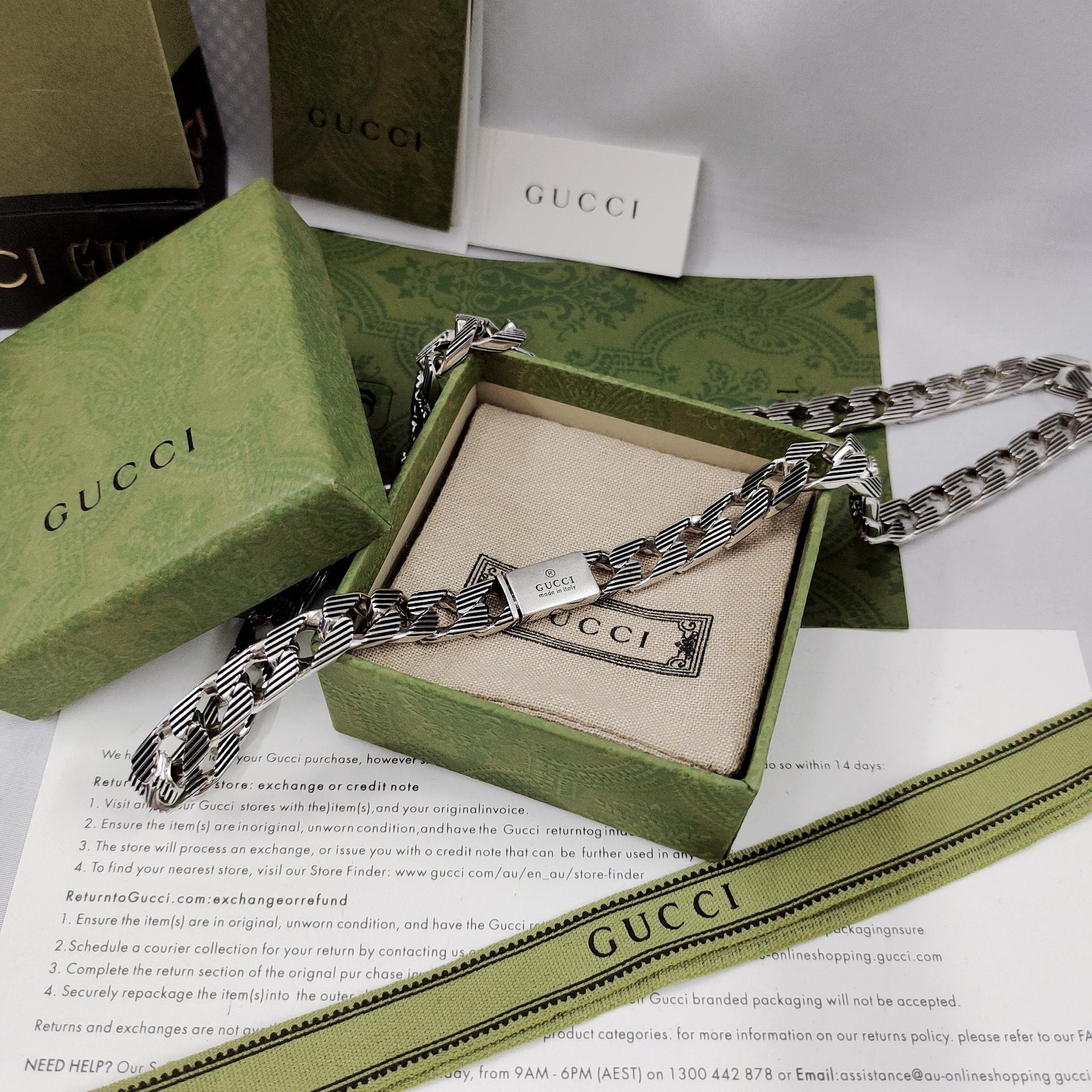 𝐆𝐮𝐜𝐜𝐢 striped necklace