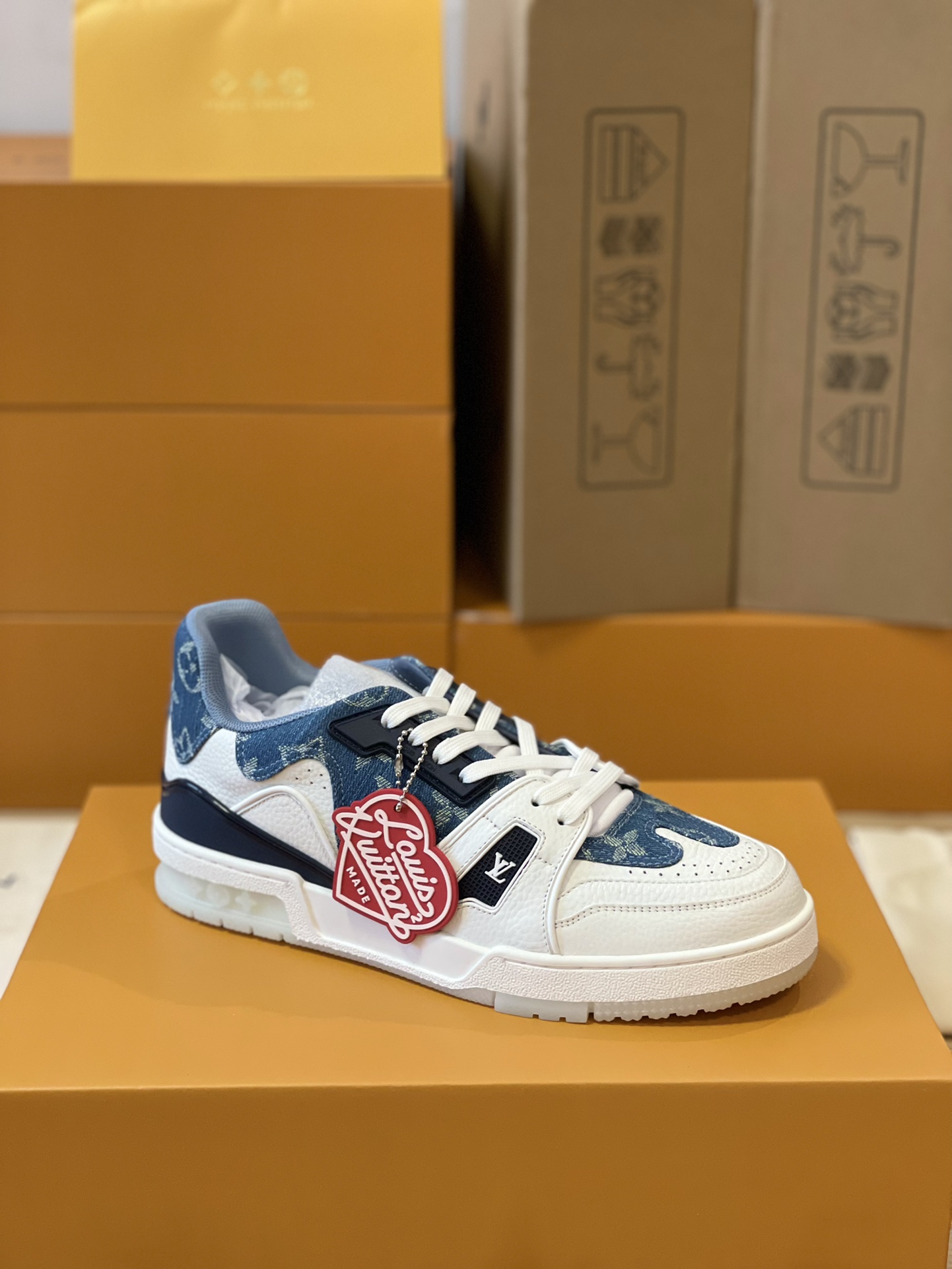 Louis Vuitton couple models DIY buckle sneakers sneakers