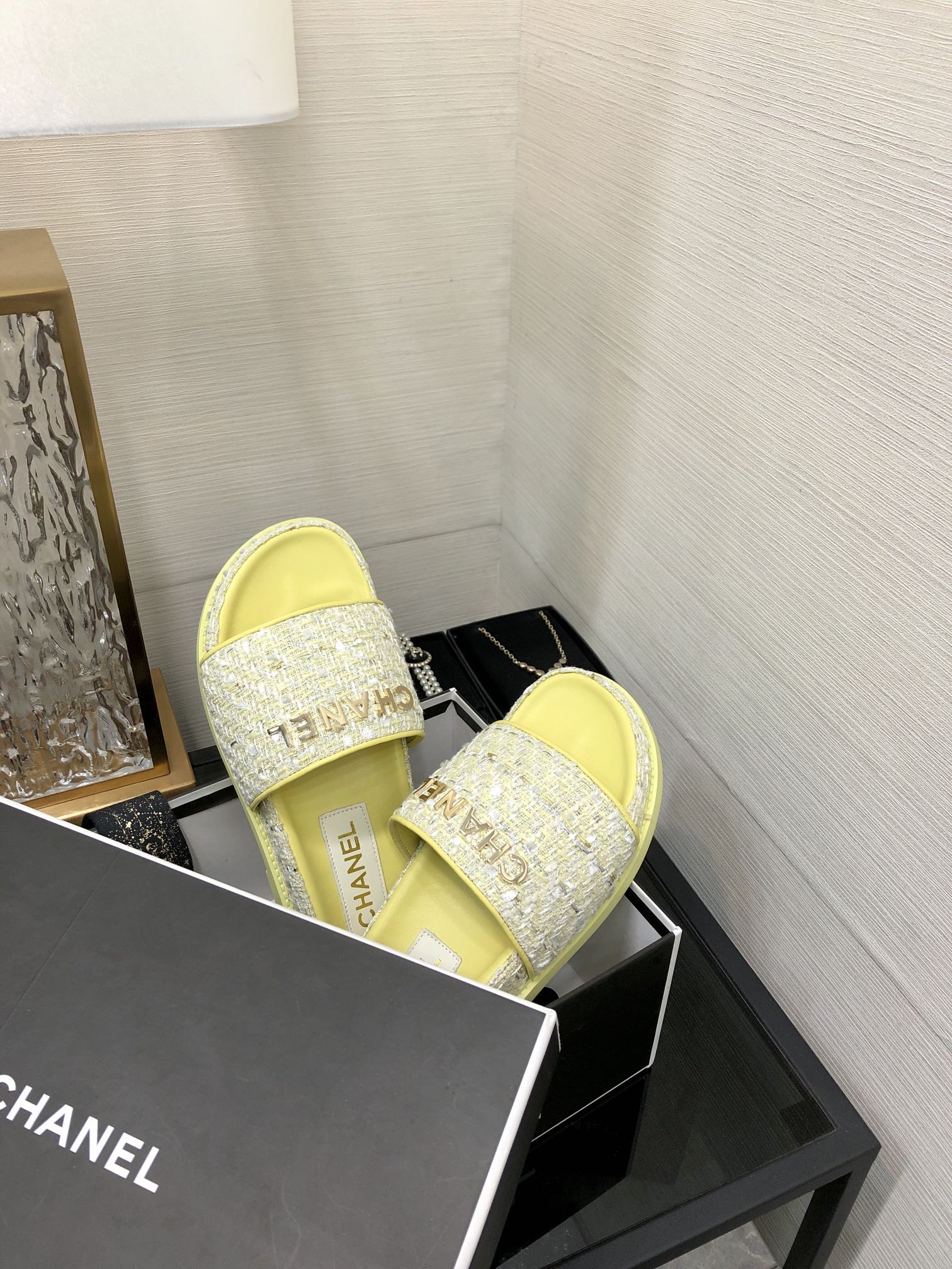 CHANEL 2022 early spring latest honey slippers fashion versatile series imported sheepskin cushioned feet