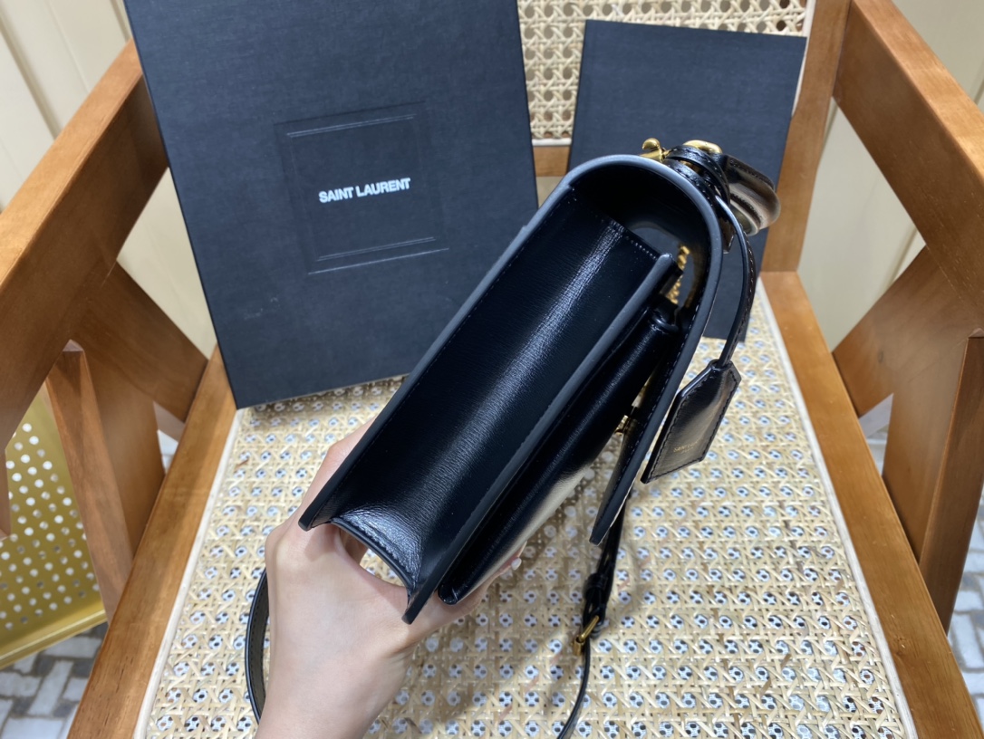 SAINT LAURENT 𝙉𝙚𝙬 𝙢𝙚𝙙𝙞𝙪𝙢 𝙨𝙪𝙣𝙨𝙚𝙩 #634723.JD