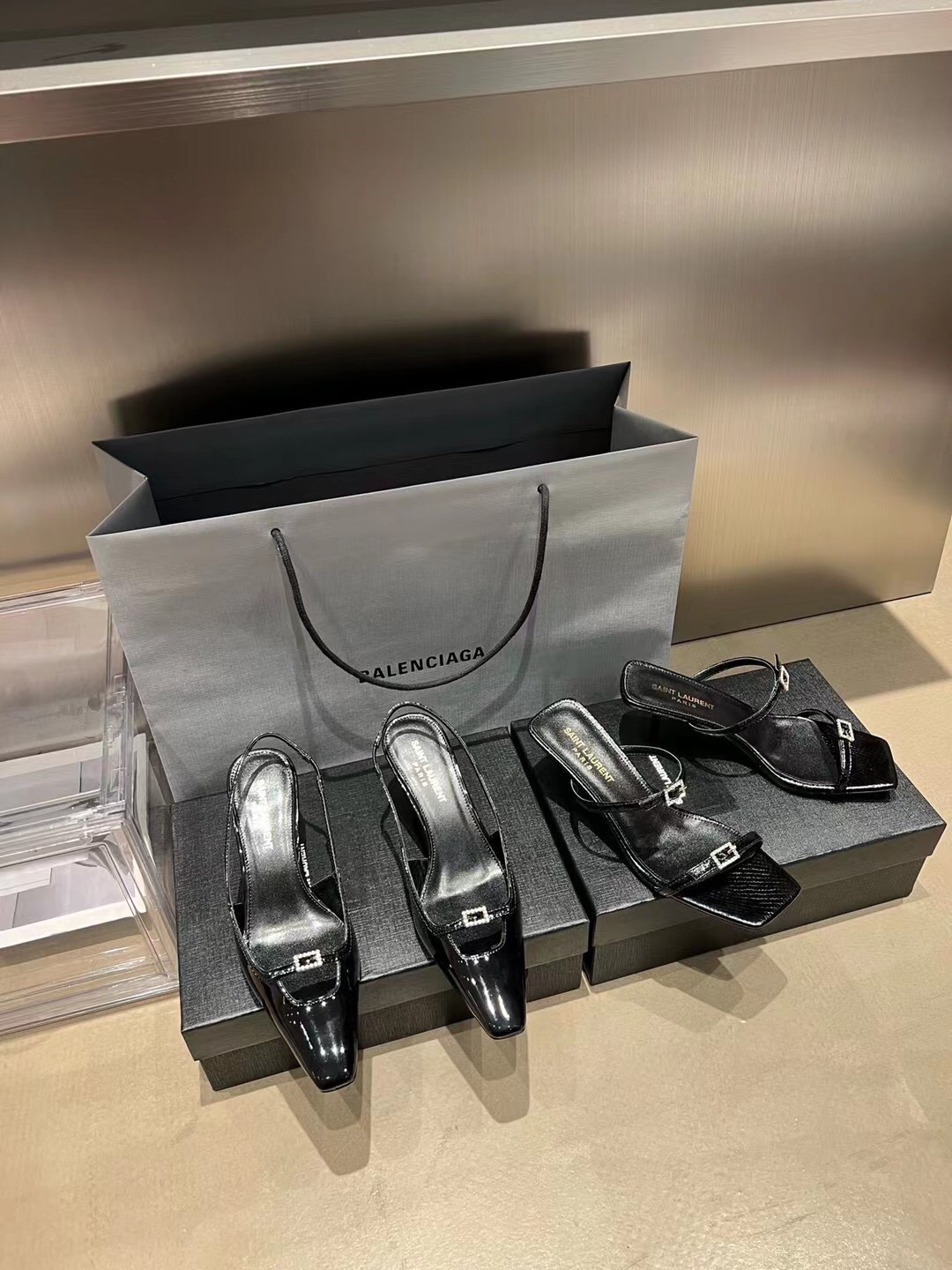 𝙎𝙖𝙞𝙣𝙩 𝙇𝙖𝙪𝙧𝙚𝙣𝙩 | 𝟐𝟎𝟐𝟐/𝐒𝐒 𝐧𝐞𝐰 YSL｜New Muller Sandals Crystal Sheepskin
