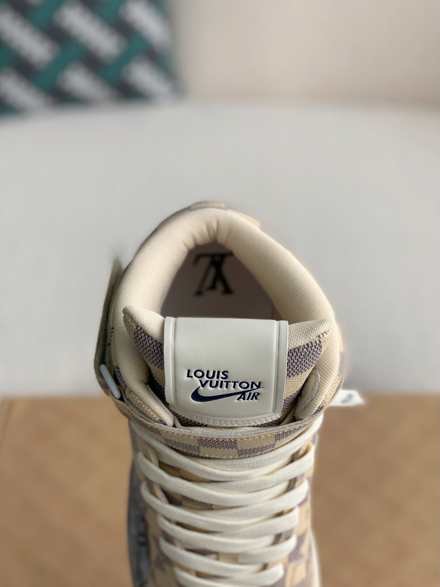 LOUIS VUITTON X NIKE AIR FORCE 1 high Sneaker