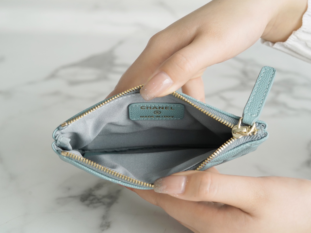 𝗖𝗛𝗔𝗘𝗡𝗟✦ Channel custom calfskin 🐂 Classic mini zippered carry-on bag Tiffany blue 💖