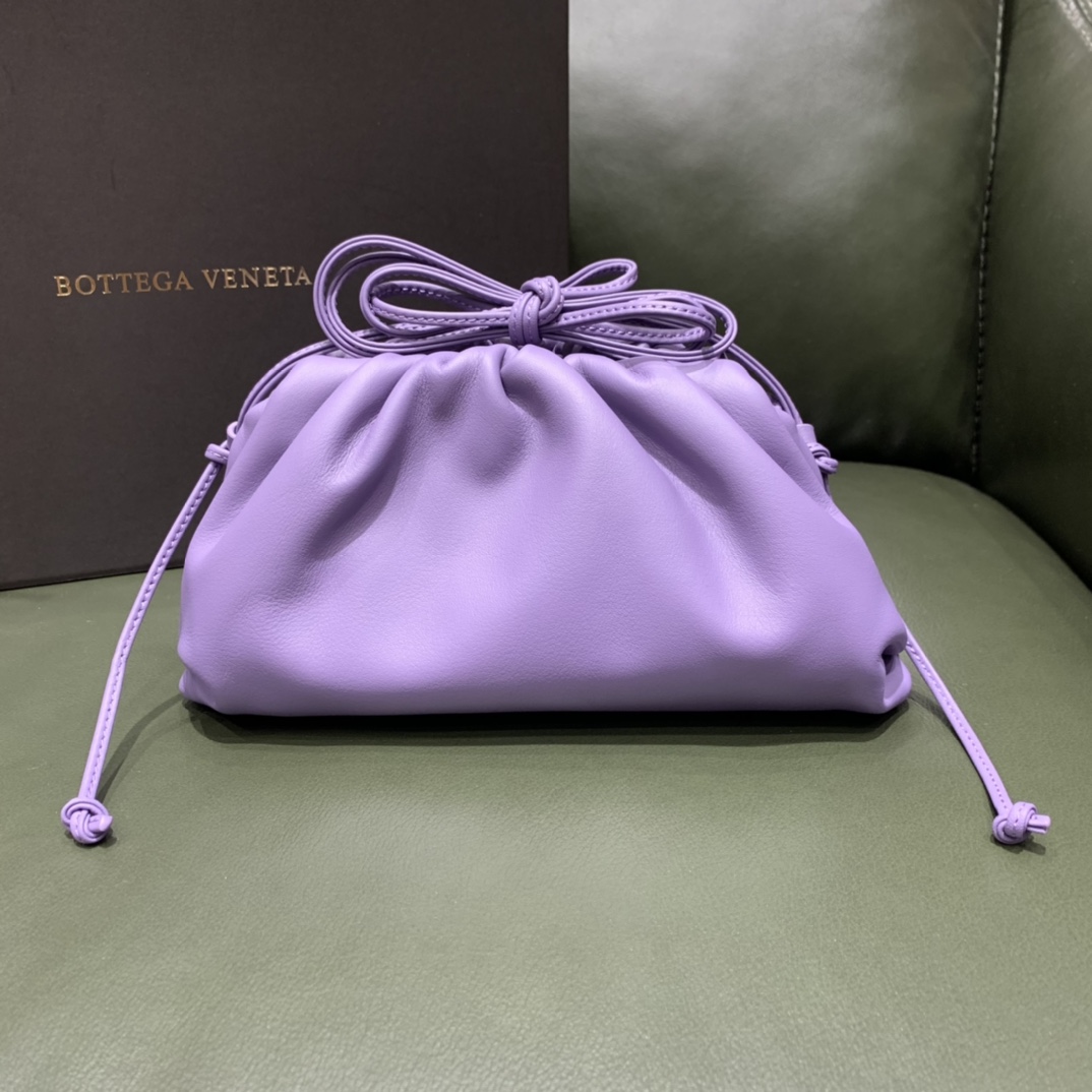 Bottega Veneta  THE MINI POUCH  #585852
