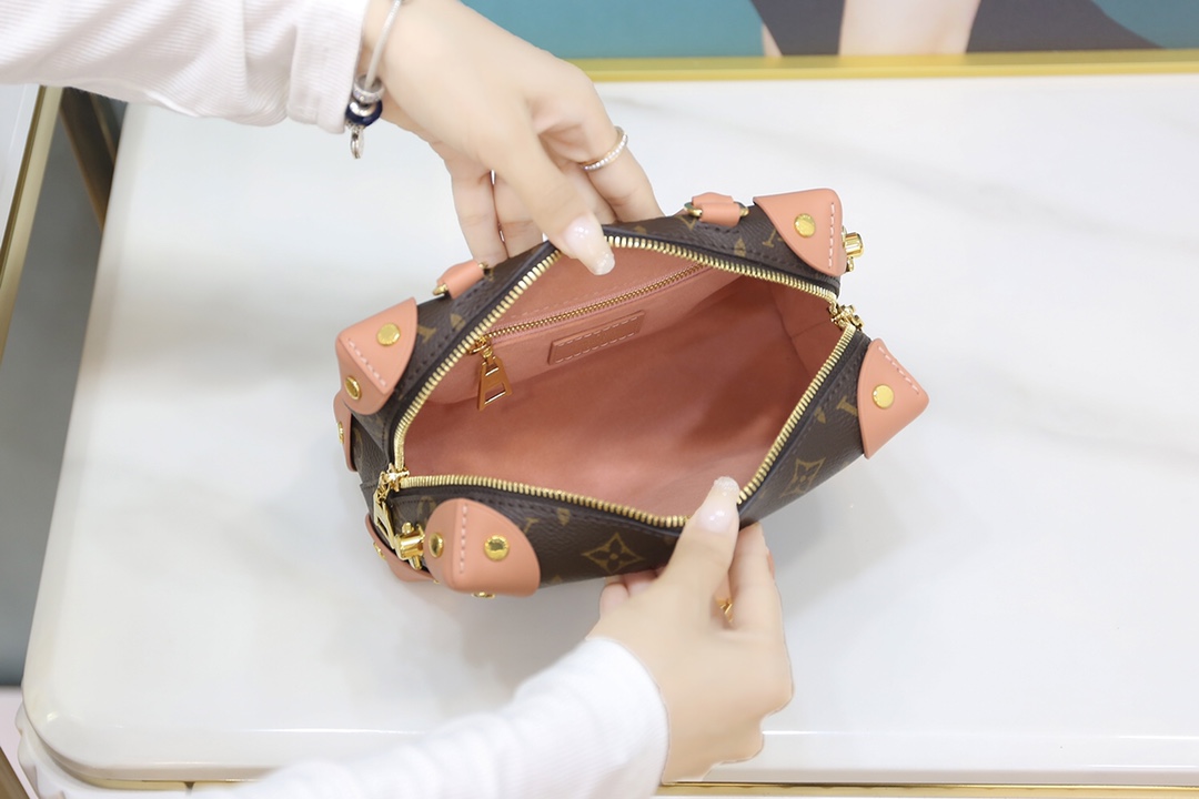 Louis Vuitton𝗣𝗘𝗧𝗜𝗧𝗘 𝗠𝗔𝗟𝗟𝗘 𝗔𝗢𝗨𝗣𝗟𝗘French 🇫🇷 original material / all steel hardware M45531