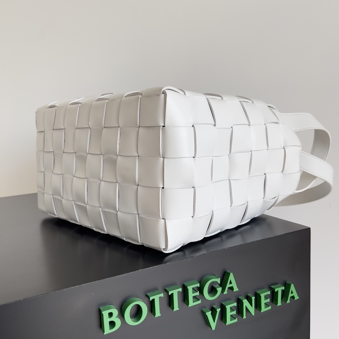 Bottega Veneta Bowling Bag White #80837
