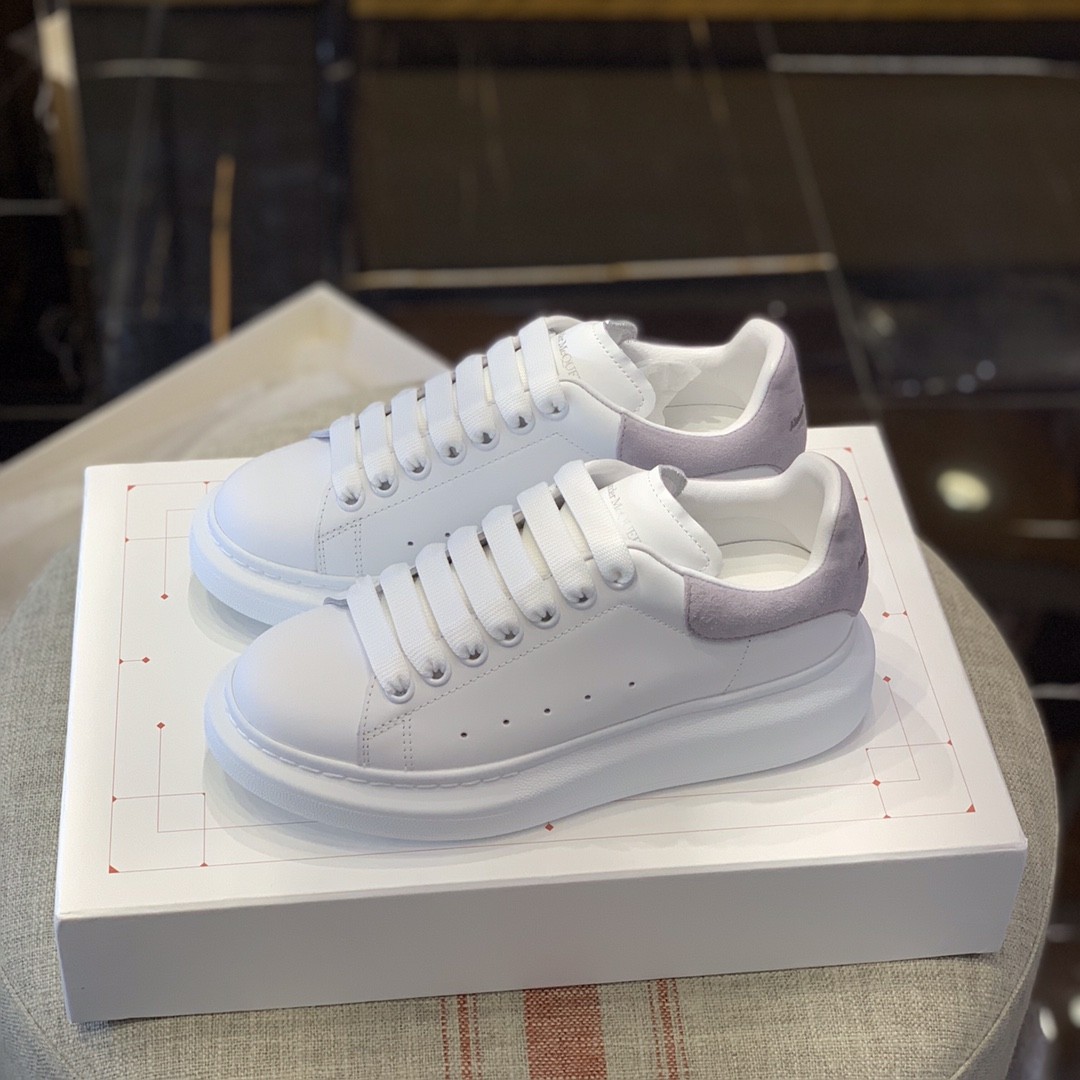 Alexander McQueen MQ Light gray velvet tail Sneakers