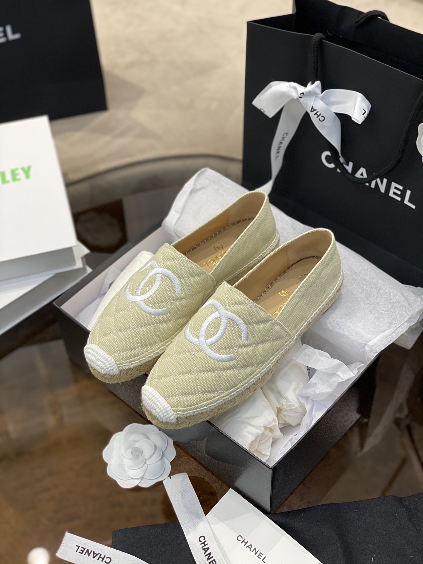 CHANEL fisherman shoes Chanel classic version of the original injection of rubber translucent rubber original color hemp sole