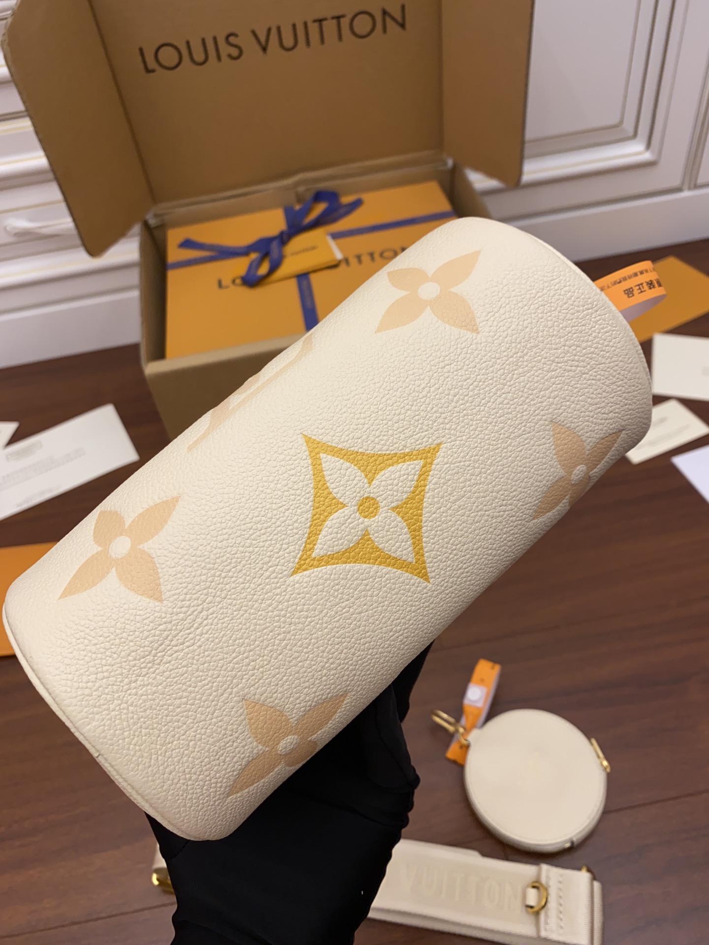 Louis Vuitton M45708
