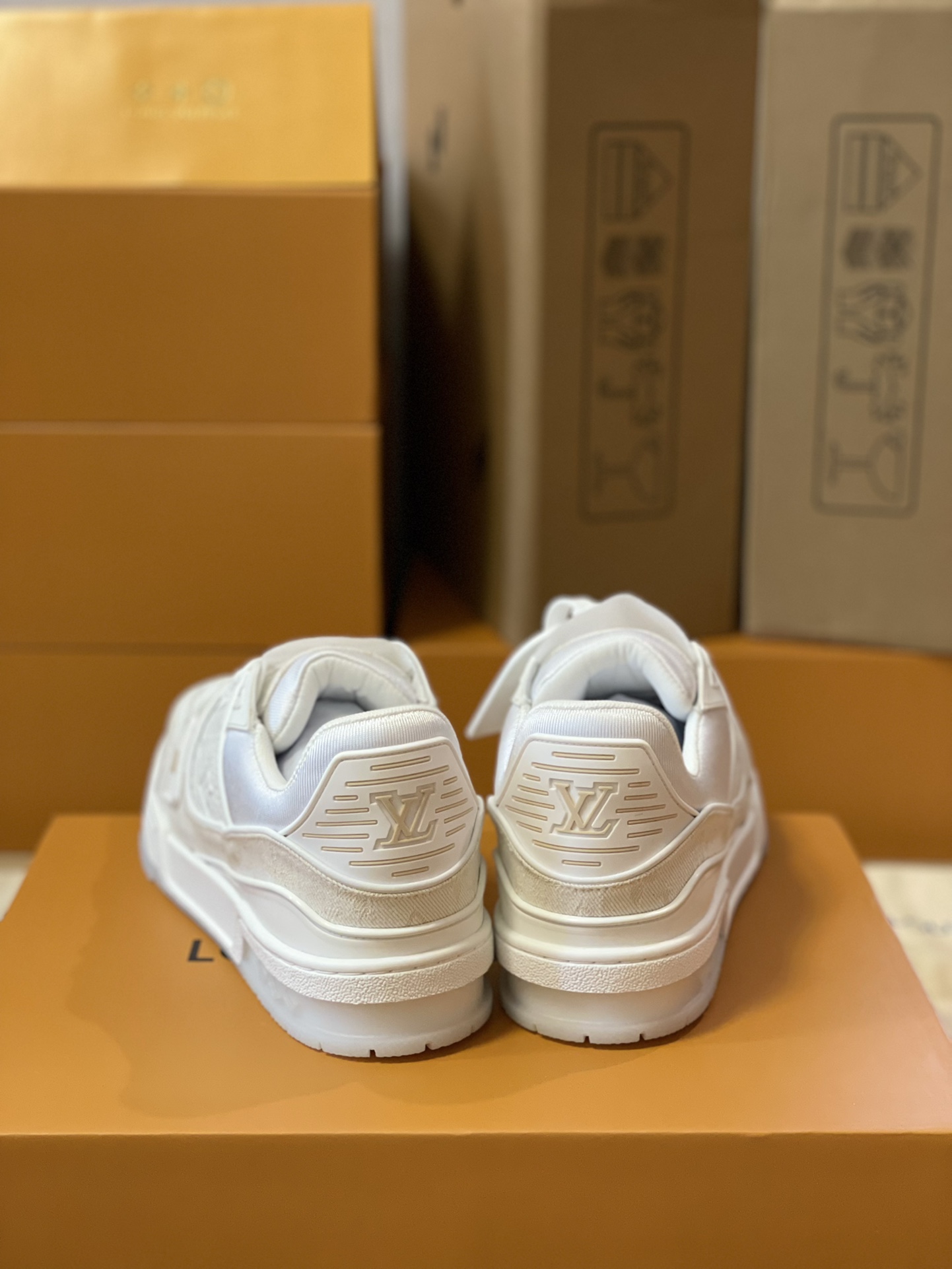 Louis Vuitton Trainer Couples Style 1A8FN8