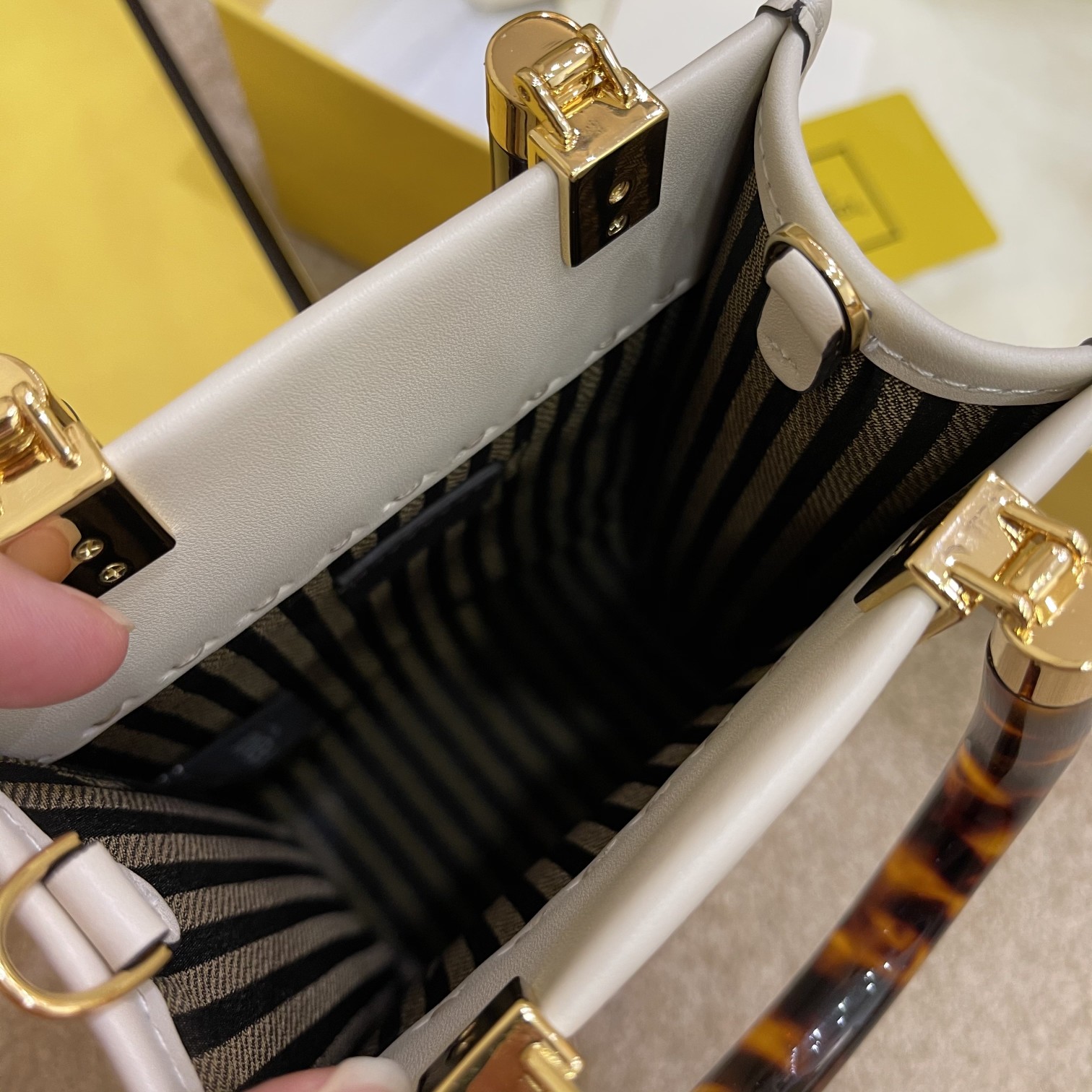 FENDI Sunshine mini tortoiseshell portable crossbody cute