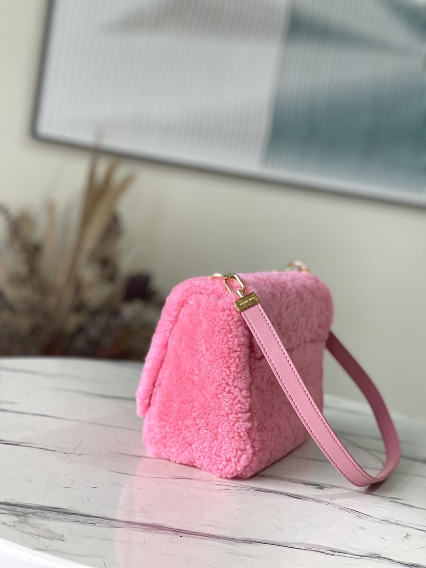 𝐋𝐎𝐔𝐈𝐒 𝐕𝐔𝐈𝐓𝐓𝐎𝐍    M21040