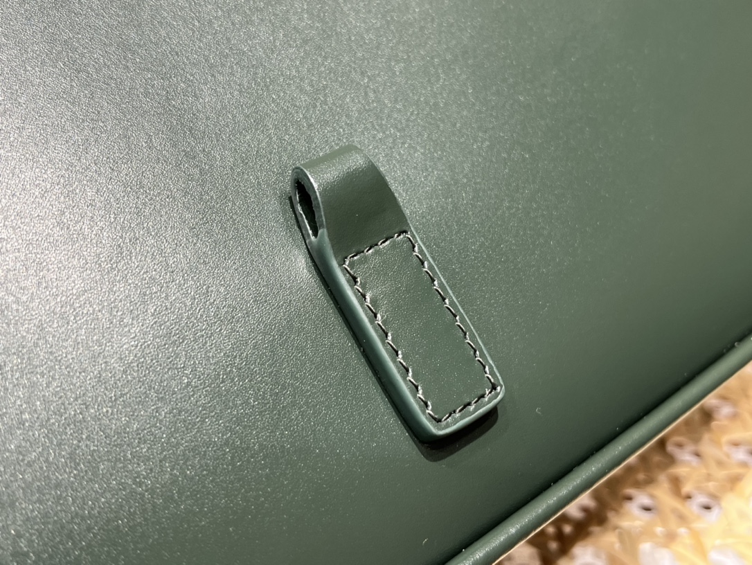 SAINT LAURENT Model: 657228 plain original leather.JD