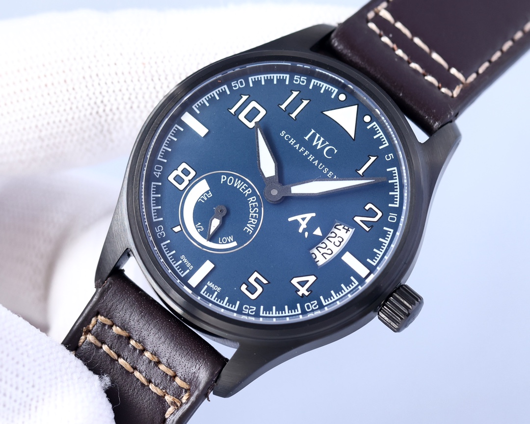 IWC- The line staff series lW5127537 movement automatic mechanical Swiss machine 2824 316 stainless steel