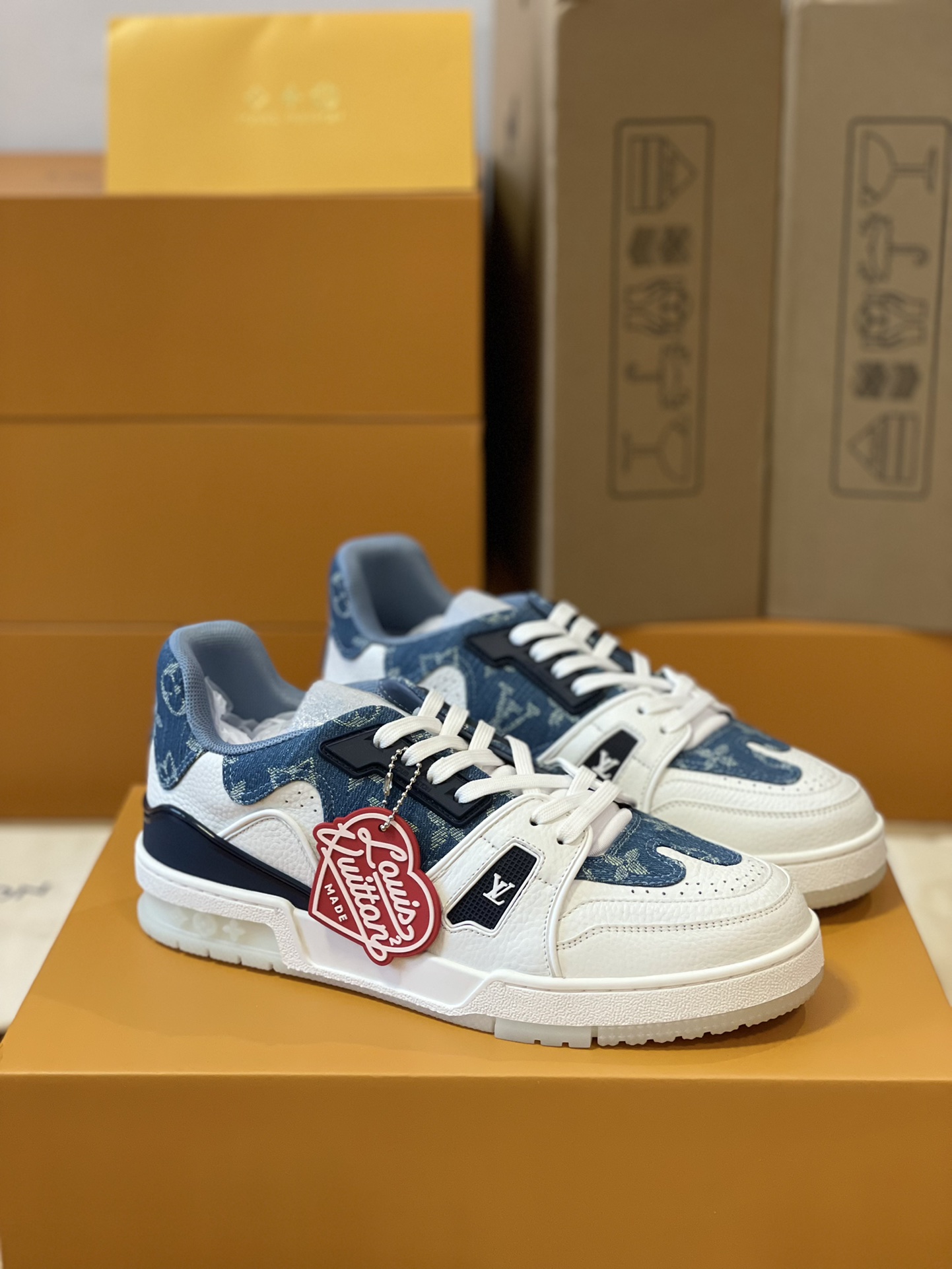 Louis Vuitton couple models DIY buckle sneakers sneakers