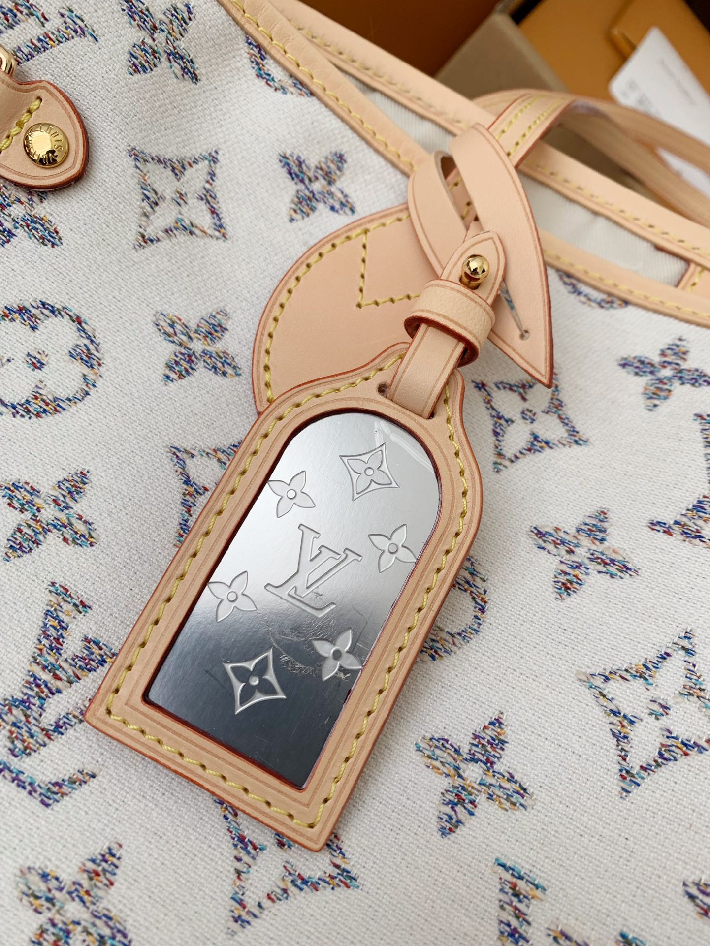 Louis Vuitton Neverfull medium handbag M24905 Size：31*28*14cm