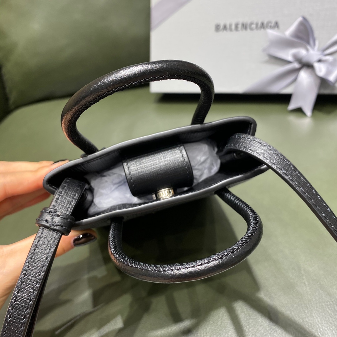 BALENCIAGA 𝗦𝗵𝗼𝗽𝗽𝗶𝗻𝗴 𝗯 𝗮𝗴 Cowhide shopping paper bag