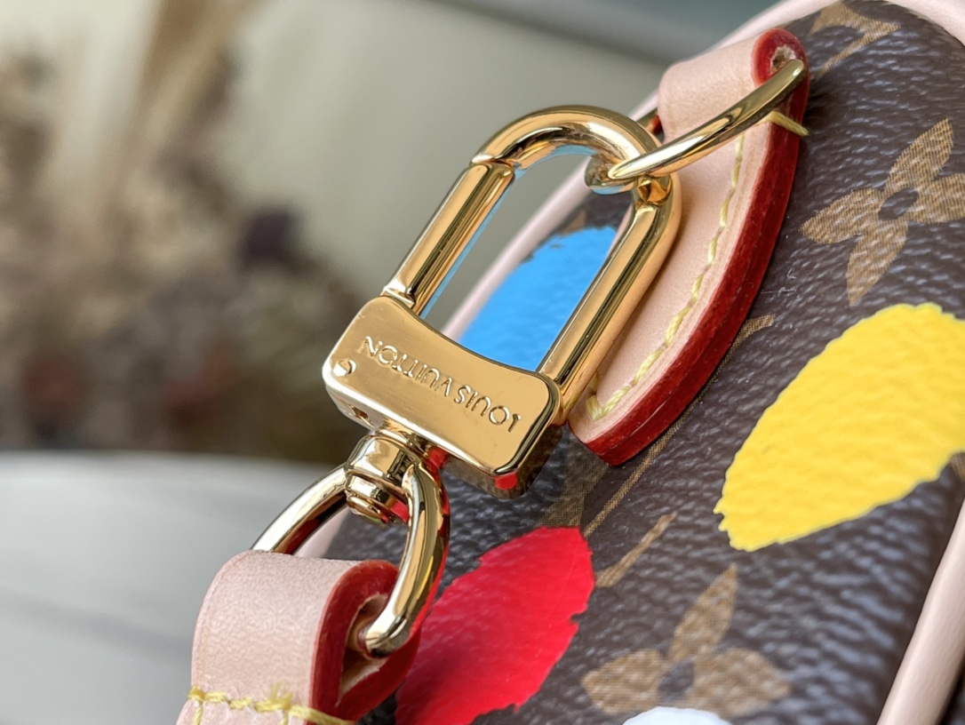 𝐋𝐎𝐔𝐈𝐒 𝐕𝐔𝐈𝐓𝐓𝐎𝐍   M81979