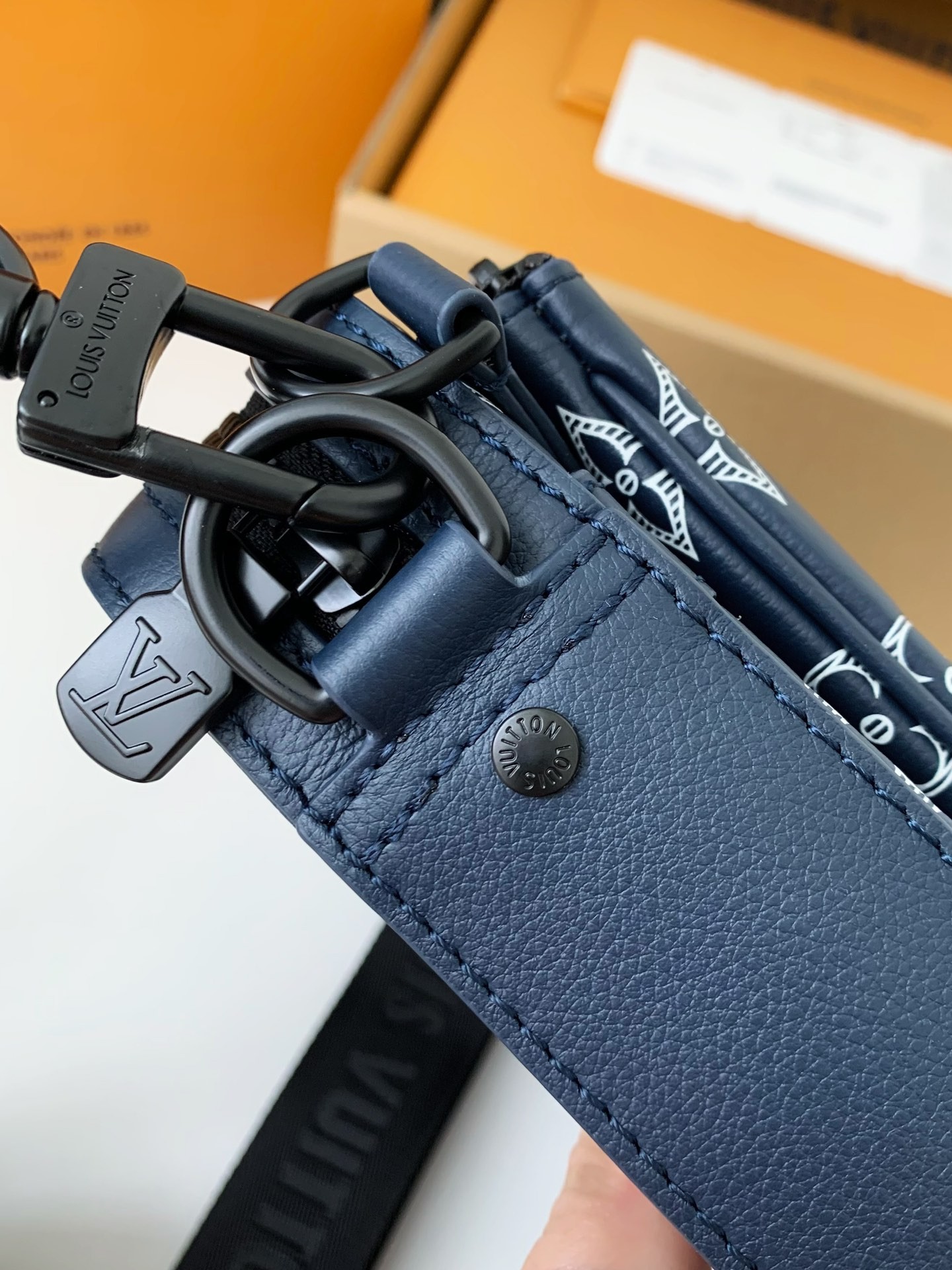 Louis Vuitton The new TRIO Postman Pack M24753 Size： 25*18.5*7cm