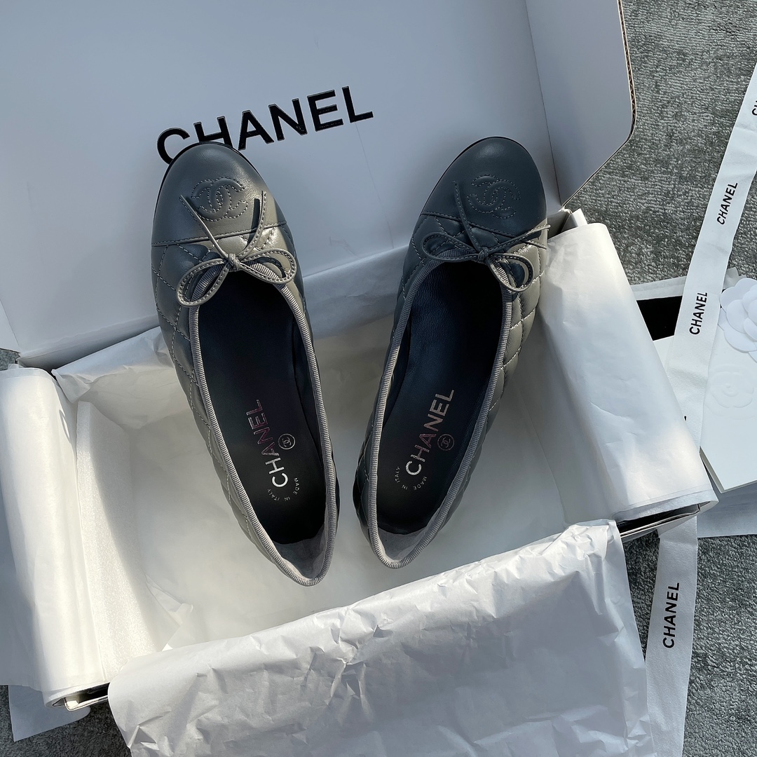 CHANEL classic ballet shoes the version is very positive classic models do not have to worry about the version