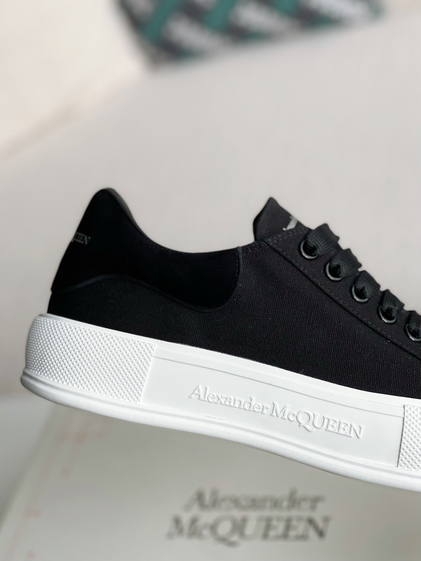 Alexander McQueen versatile Sneakers