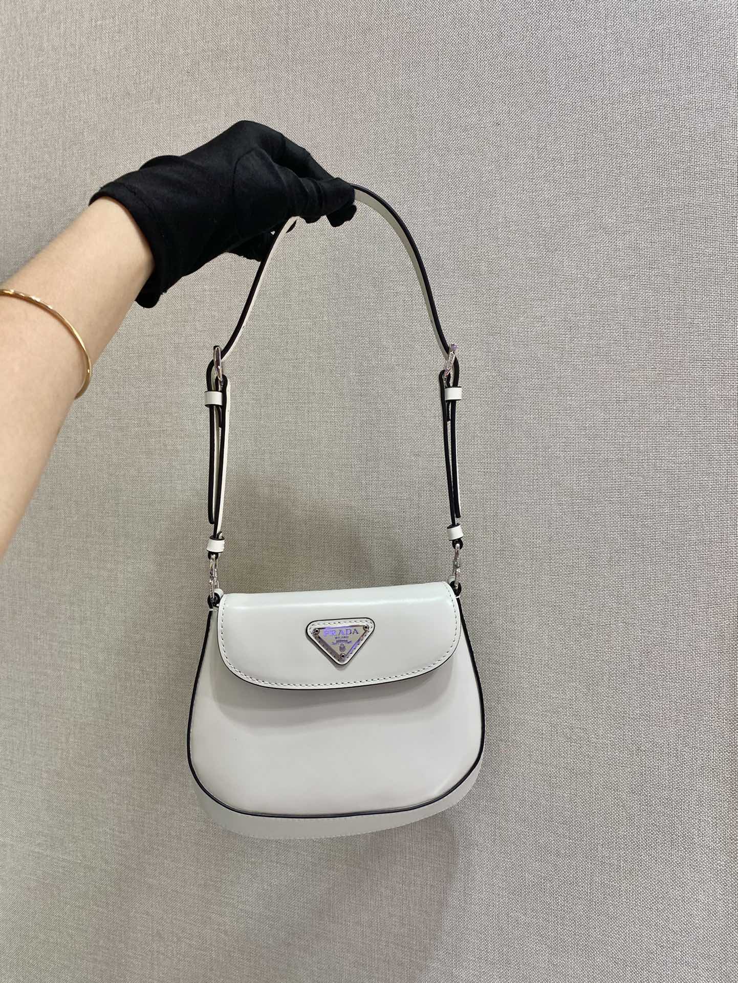 𝐏𝐑𝐀𝐃𝐀 mini 1BH188