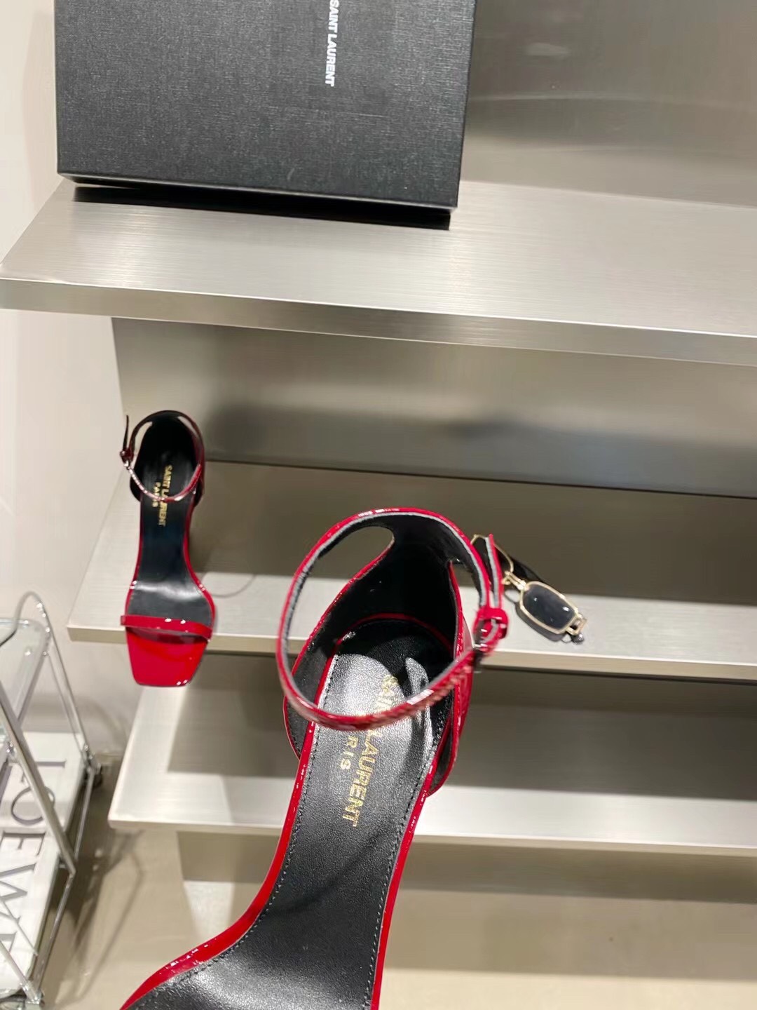 𝙎𝙖𝙞𝙣𝙩 𝙇𝙖𝙪𝙧𝙚𝙣𝙩 | 𝟐𝟎𝟐𝟏/𝐒𝐒 𝐧𝐞𝐰 YSL｜A beautiful classic Alphabet high-heeled sandals