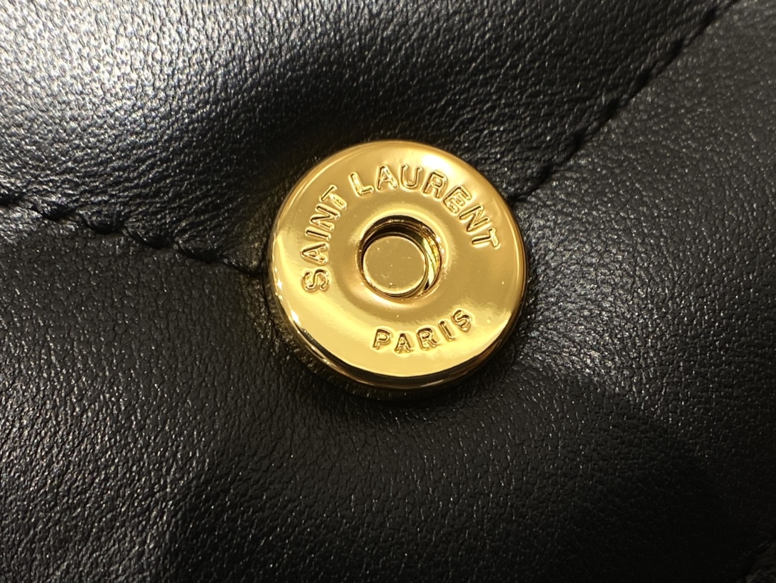 SAINT LAURENT 𝑳𝒐𝒖𝑳𝒐𝒖 #467072.Original leather.JD