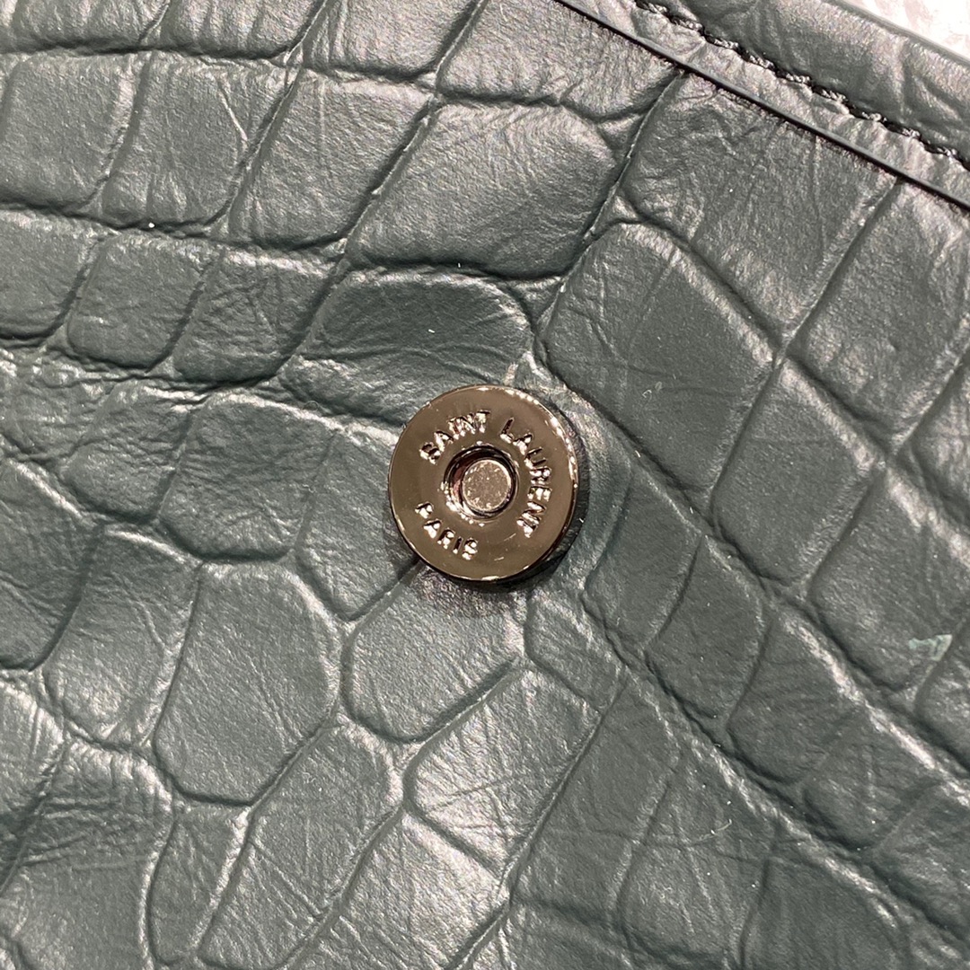 SAINT LAURENT 𝒏𝒊𝒌𝒊  𝒃𝒂𝒃𝒚 𝟮2𝒄𝒎 #633151 Matte E.jd