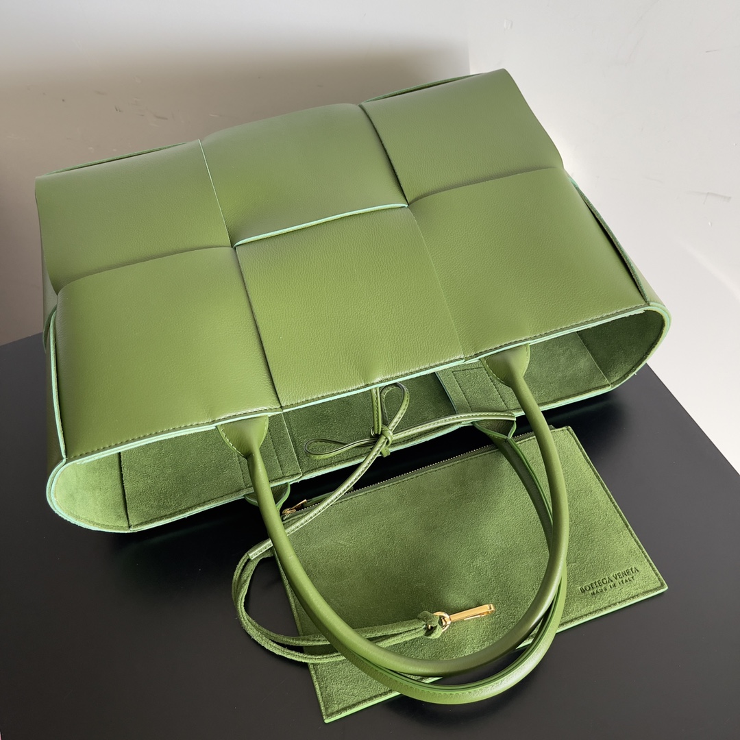 Bottega Veneta bv torte bag grained green pepper green large #609175