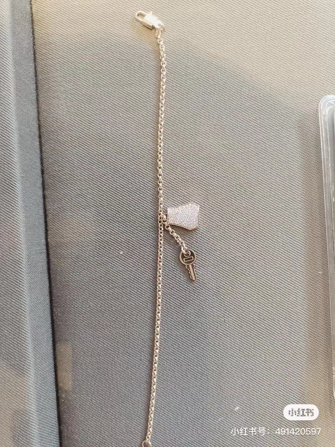 Hermes necklace