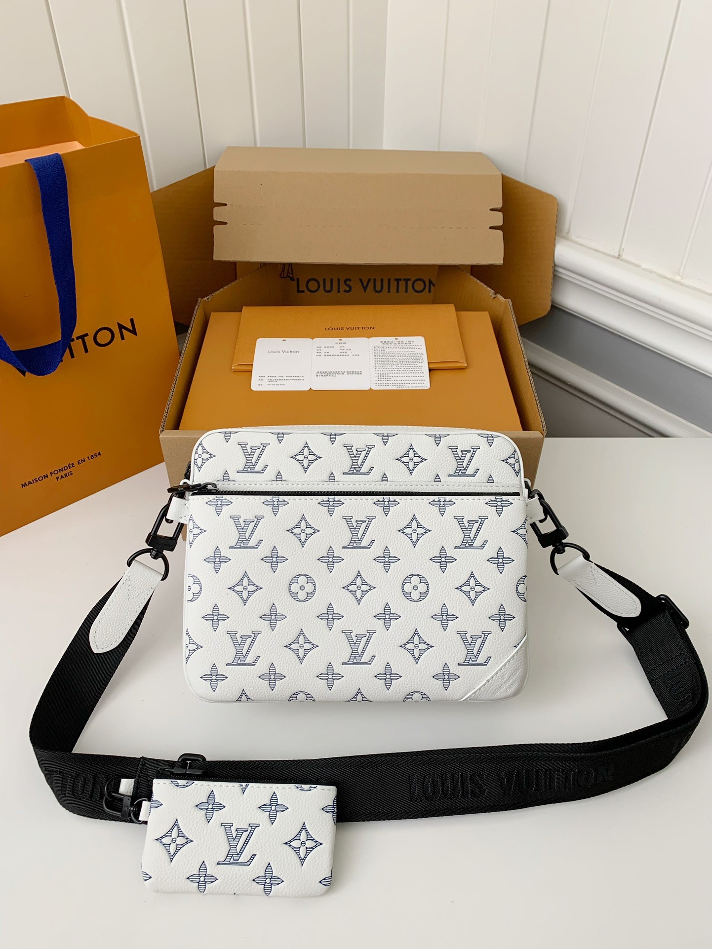 Louis Vuitton The new TRIO Postman Pack M24753 Size： 25*18.5*7cm