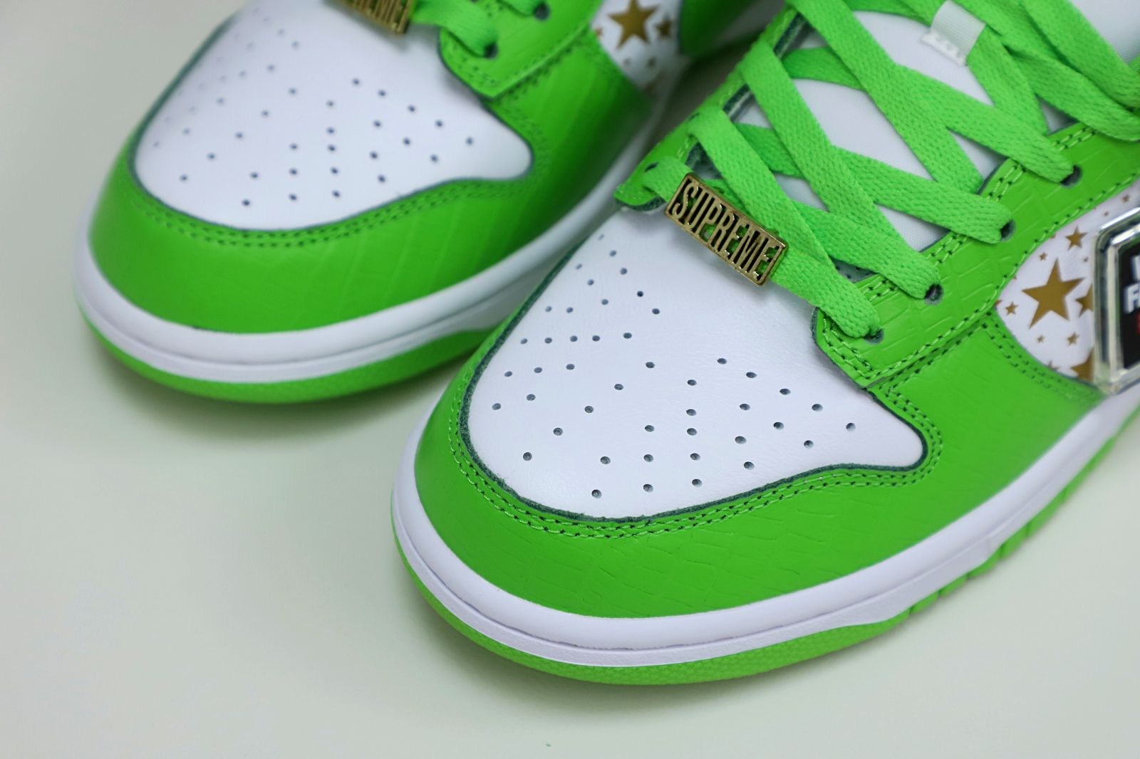 Supreme x Nike SB Dunk Low Mean Green
