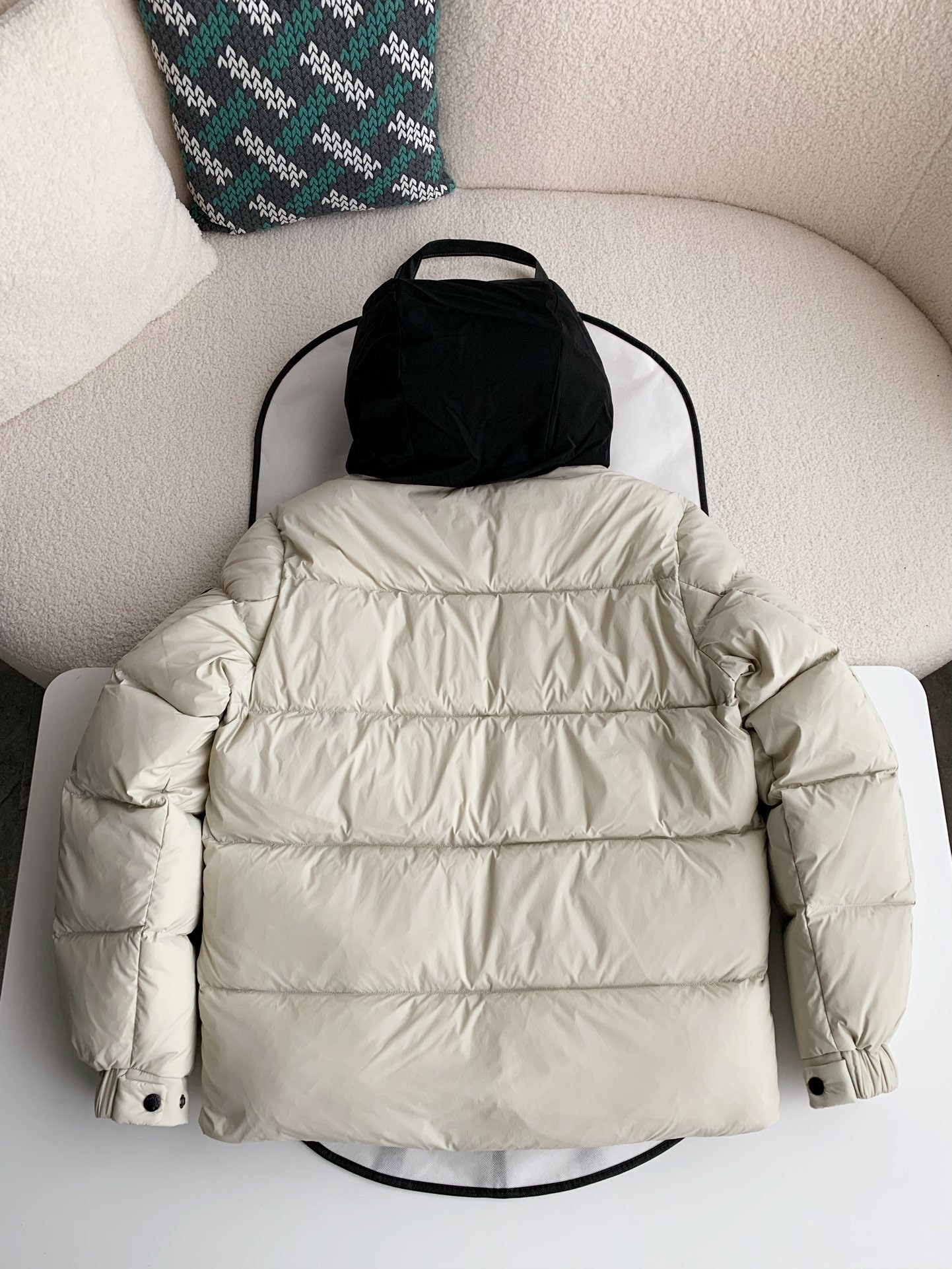 Moncler Montbeliard down jacket