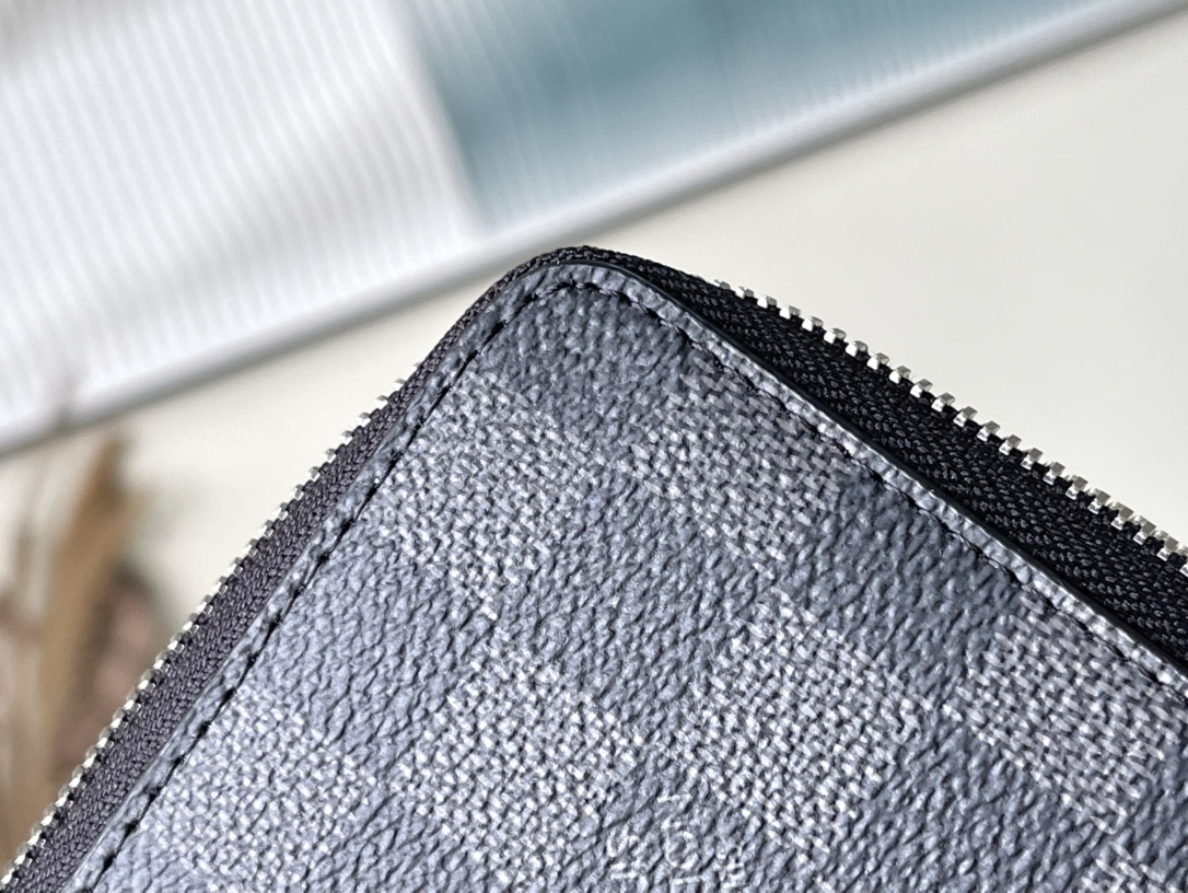 𝐋𝐎𝐔𝐈𝐒 𝐕𝐔𝐈𝐓𝐓𝐎𝐍   N62732