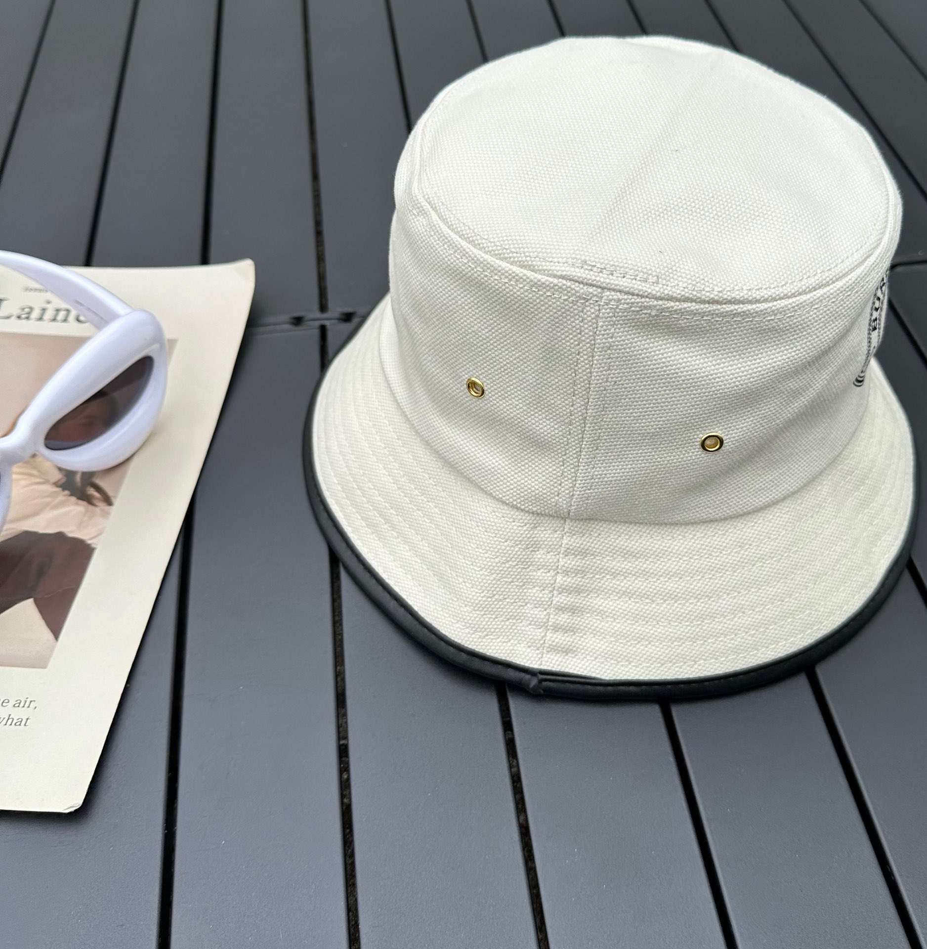 Burberry 2023 bucket hat