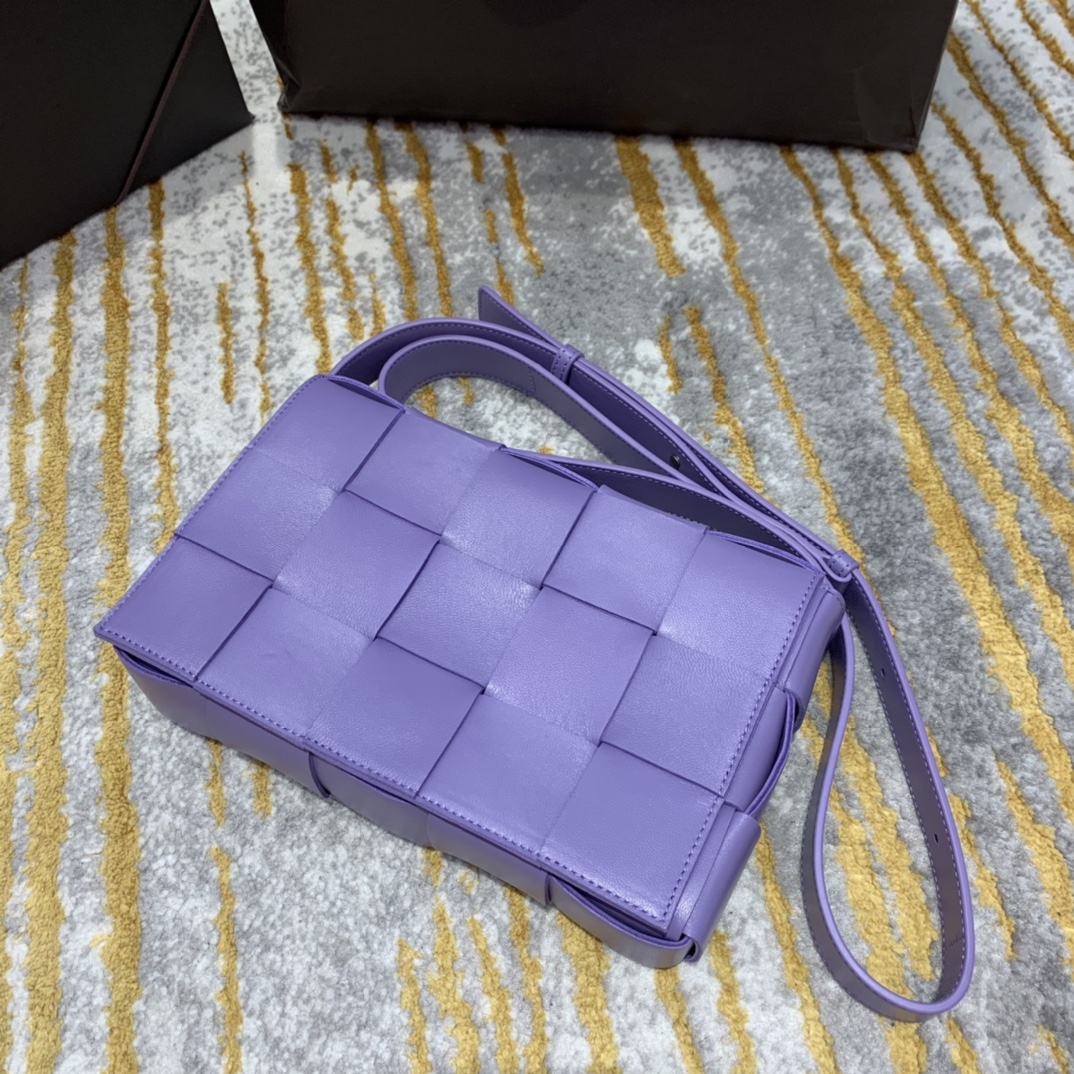 Bottega Veneta  𝘾𝘼𝙎𝙎𝙀𝙏𝙏𝙀 #578004